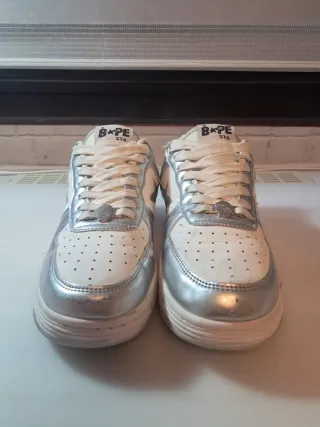 Zapatillas BAPE Plata y Blanco,muy buenas