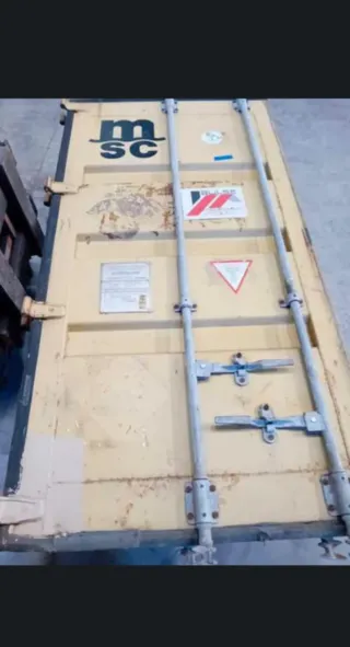 PUERTAS CONTENEDOR MARÍTIMO