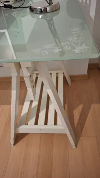 Tavolo da scrivania, piano in vetro temperato con cavalletti