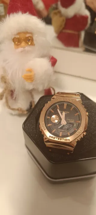 Reloj Casio como el de  G-Shock Dorado y Negro