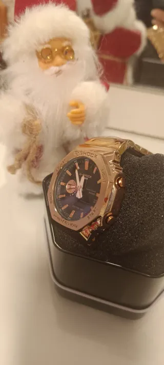 Reloj Casio como el de  G-Shock Dorado y Negro