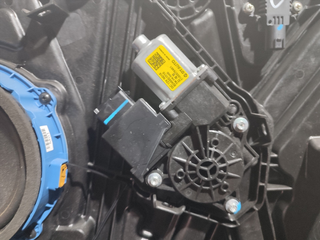 ELEVALUNAS DELANTERO IZQUIERDO HYUNDAI SANTA