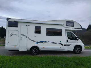 MC LOUIS GLAMYS 22 2012