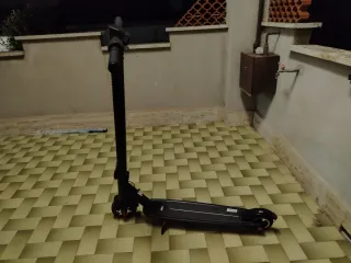 Monopattino Elettrico Nero