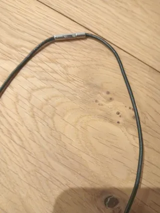 Colgante Lotus Cuero Negro y Plata