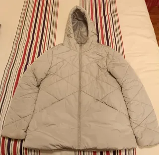 Cazadora acolchada gris