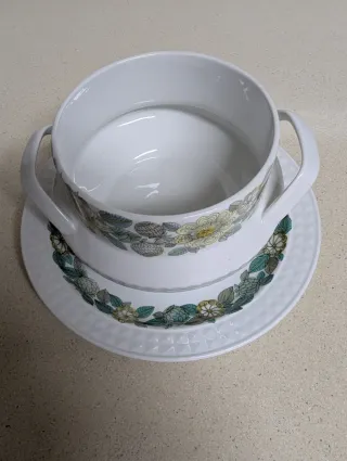 Salsera Pontesa con plato