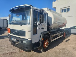 Camión cisterna gasóleo