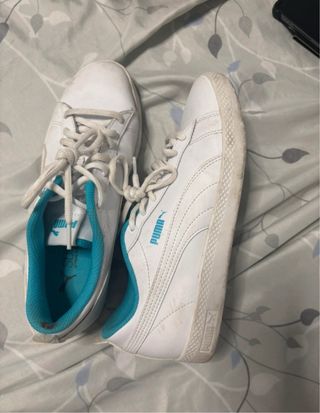 Zapatillas Puma Blancas y Turquesa