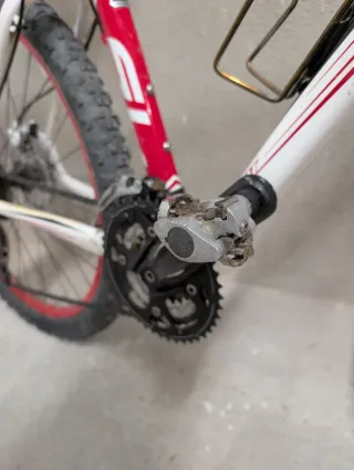 Bicicleta Specialized Montaña Blanca/Roja