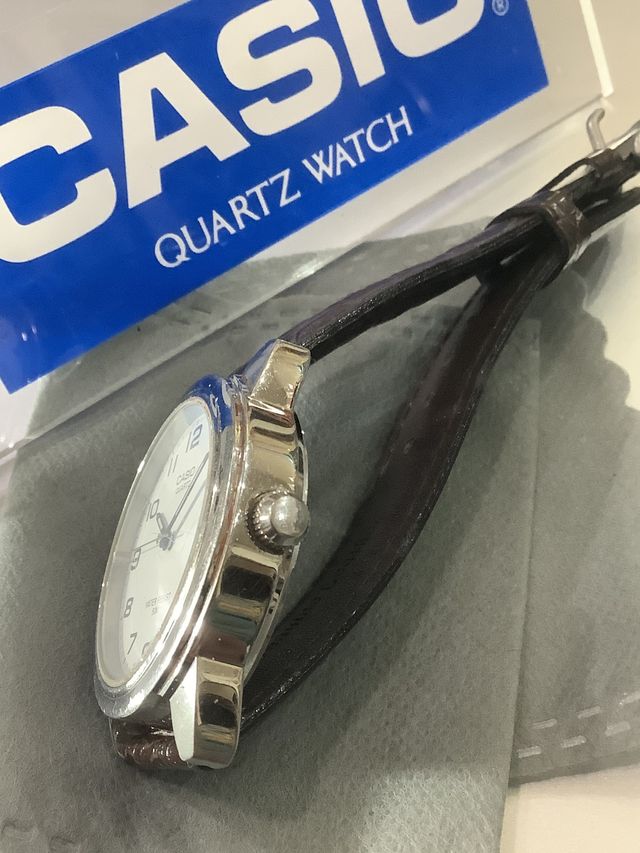 CASIO MTP 1221 - Correa de Piel Marrón - CLASSIC -