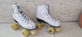 Patines blancos para patinaje artístico