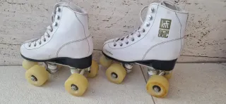 Patines blancos para patinaje artístico