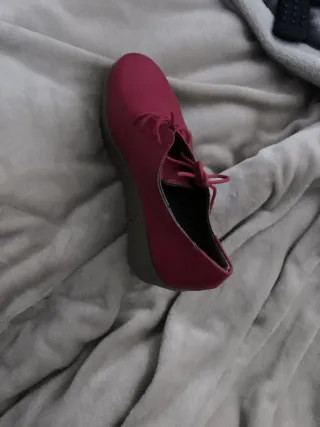 Zapatos de mujer rojos con cordones