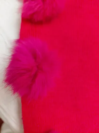 Bufanda/Fular fusia con Pompones y Flecos