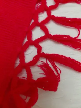 Bufanda/Fular fusia con Pompones y Flecos