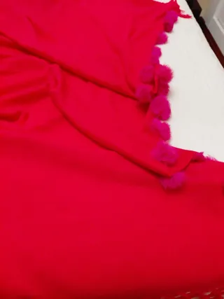 Bufanda/Fular fusia con Pompones y Flecos