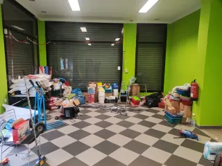 Persianas y escaparate precio a convenir