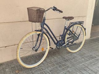 Bicicleta de paseo azul