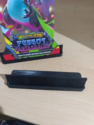 Soporte para cartas Pokémon en 3D