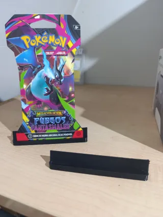 Soporte para cartas Pokémon en 3D