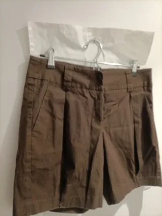 Pantalones cortos Zara florales y marrones de MNG