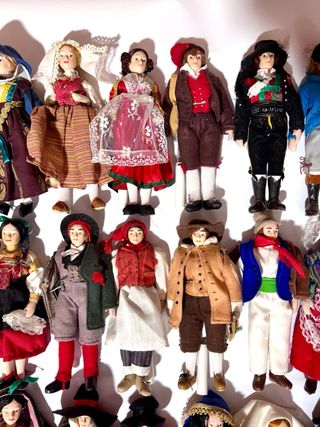 Lotto Bambole Porcellana Abiti Tradizionali