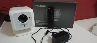 Projetor Magcubic Branco e Preto