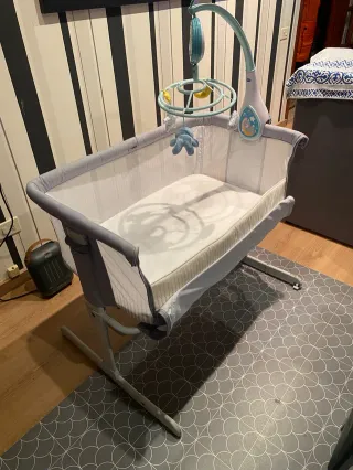 Cuna de colecho gris