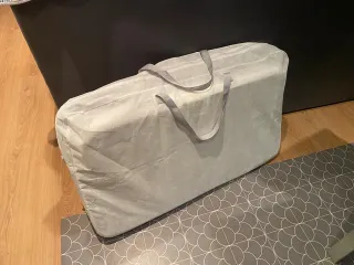 Cuna de colecho gris