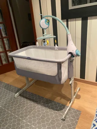 Cuna de colecho gris