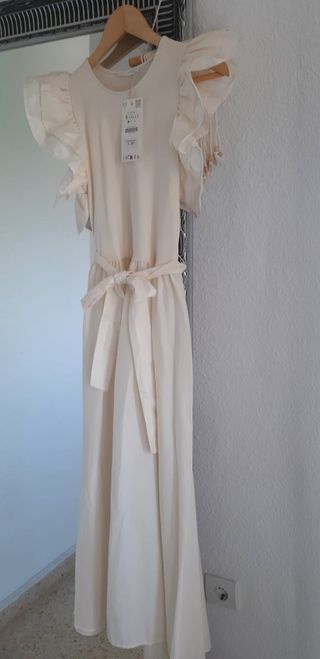 Vestido midi color crema. ZARA. Nuevo a estrenar c