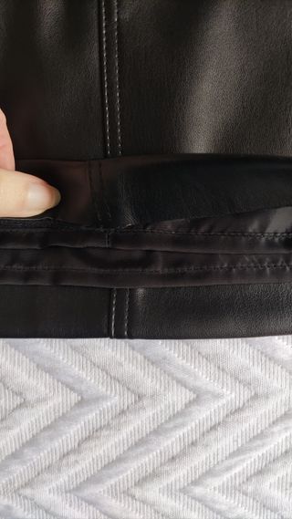 Falda polipiel negra bolsillos Talla S