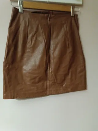 Falda efecto piel marrón