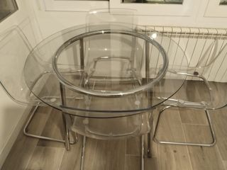 Mesa redonda cristal y 4 sillas transparentes IKEA