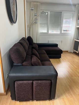 Sofá 3 plazas chaise longue + 2 poufs