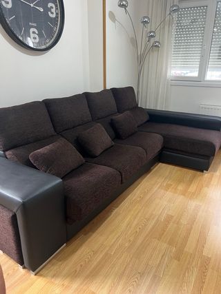 Sofá 3 plazas chaise longue + 2 poufs