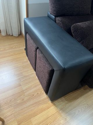 Sofá 3 plazas chaise longue + 2 poufs