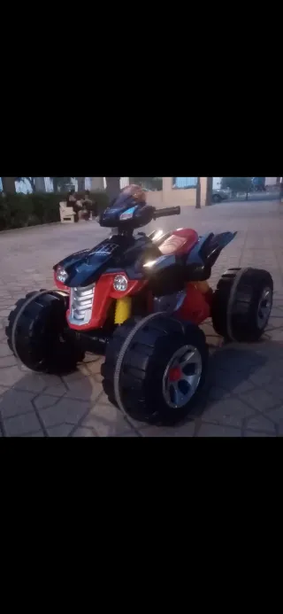 Quad eléctrico infantil..