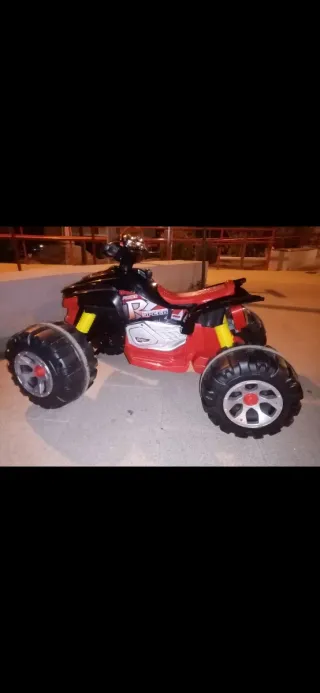 Quad eléctrico infantil..