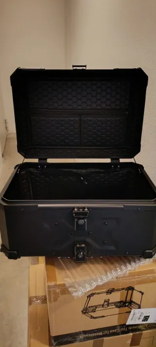 Baúl Top Case Moto Negro Aluminio para 2 cascos