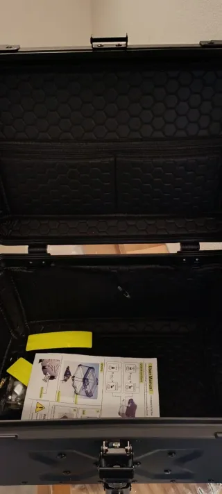 Baúl Top Case Moto Negro Aluminio para 2 cascos