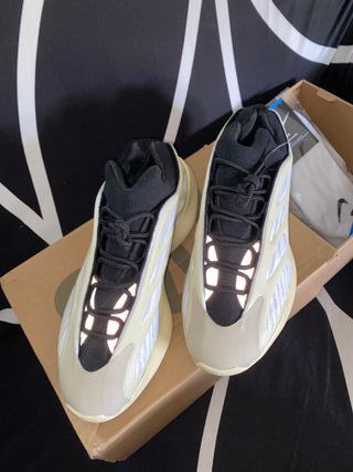 Adidas Yeezy 700 v3 Azael Talla 45