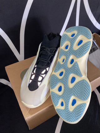 Adidas Yeezy 700 v3 Azael Talla 45