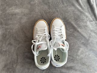 Zapatillas Nike Blancas y Negras