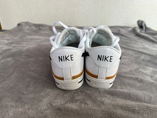 Zapatillas Nike Blancas y Negras