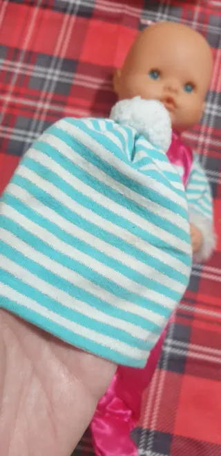 Bambola Nenuco con tutina rosa e cappellino