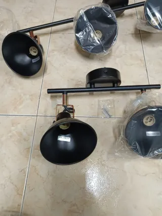 Apliques negros y cobre nuevos orientables