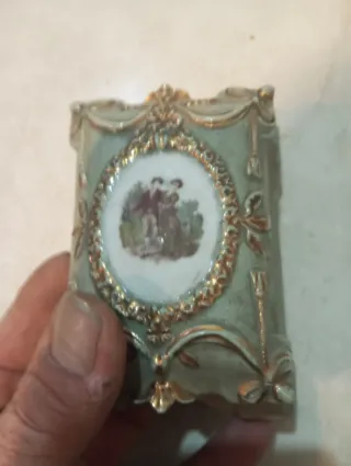 Joyerito antiguo decorativo