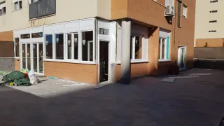 Instalador montador de ventanas puertas de PVC